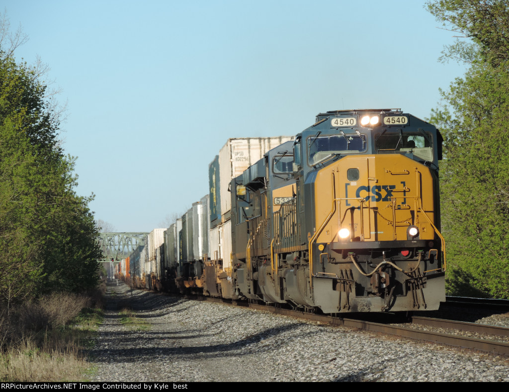 CSX 4540 on I003